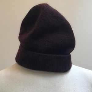 Aritzia - Community Merino Wool/Yak Toque/beanie, dark Burgundy color, one size